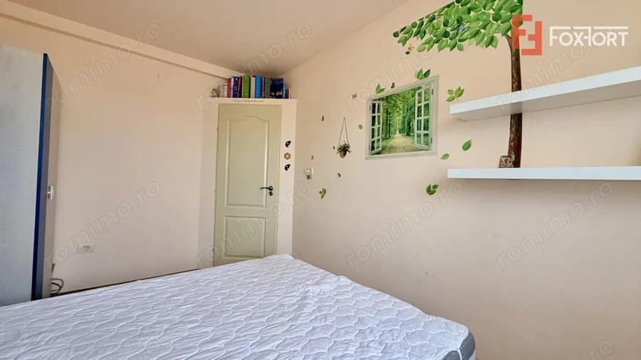 Apartament cu 3 camere semidecomandat în Giarmata