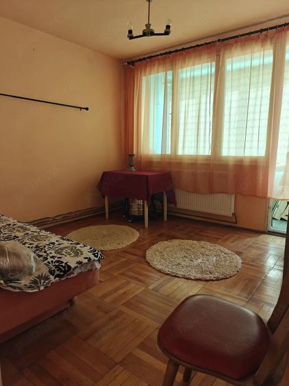 Apartament cu 2 camere decomandat în Podgoria