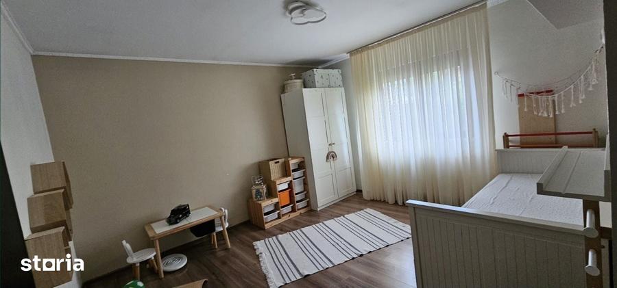 Casă cu 3 camere cu Teren 300 Mp în Central