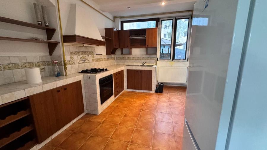 Apartament cu 2 camere semidecomandat în Ultracentral