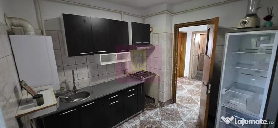 Apartament cu 2 camere decomandat în Poiana