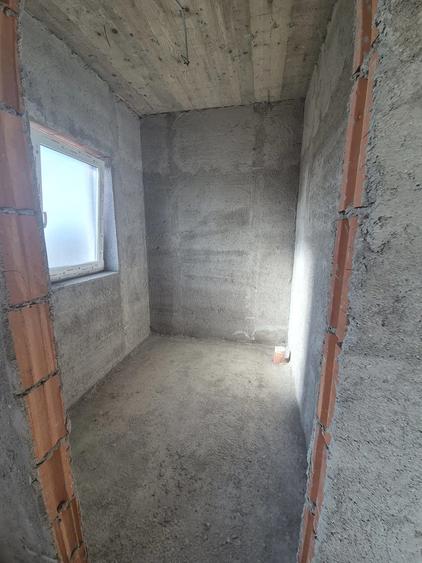 Casă cu 3 camere cu Teren 300 Mp în Moșnița Nouă