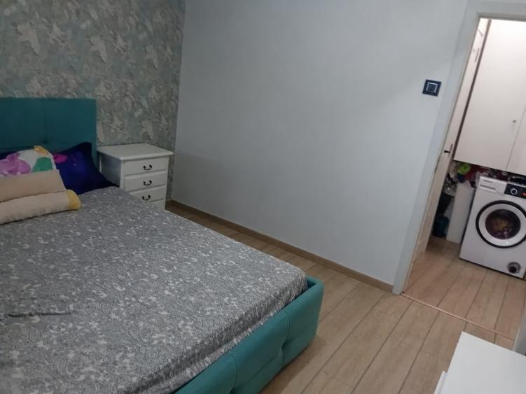 Apartament cu 3 camere decomandat în Drumul Taberei