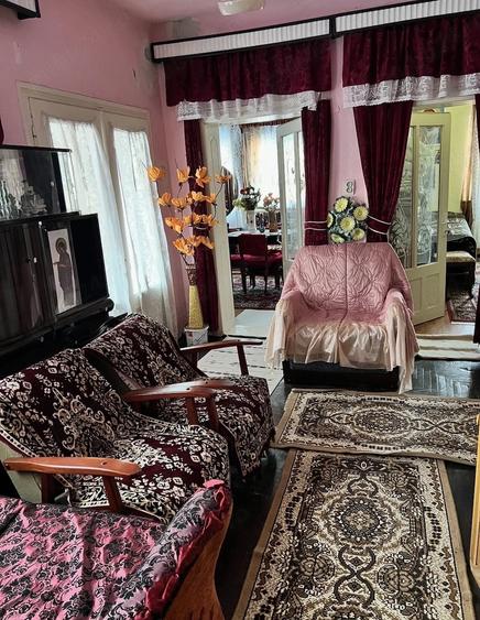 Casă cu 5 camere cu Teren 1100 Mp în Hodac