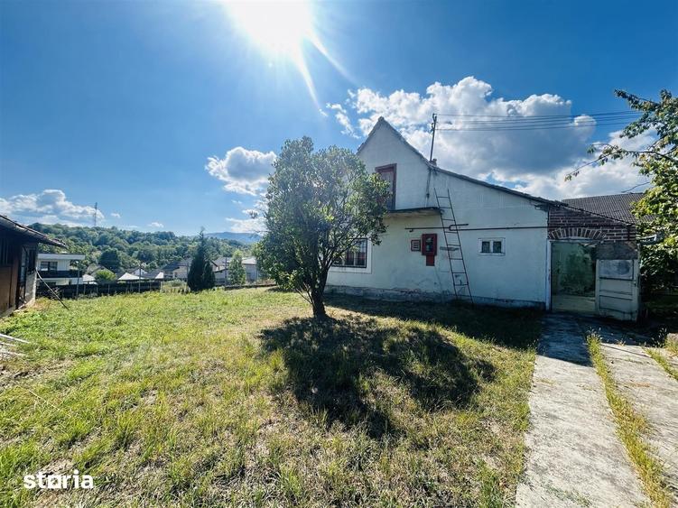 Teren de 1300 mp, în Central