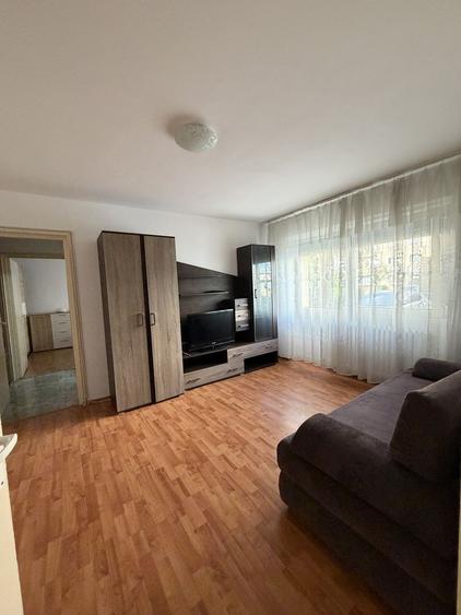 Apartament cu 2 camere semidecomandat în Gojdu