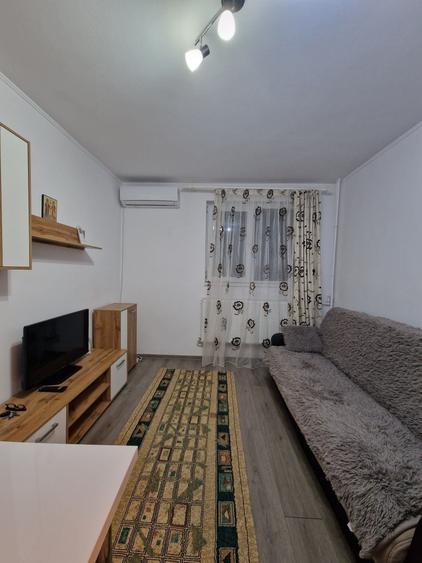 Apartament cu 2 camere semidecomandat în Rahova