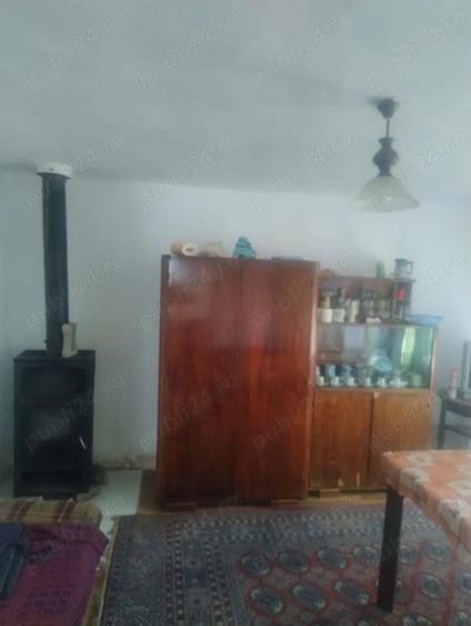 Casă cu 4 camere în Cacova Ierii