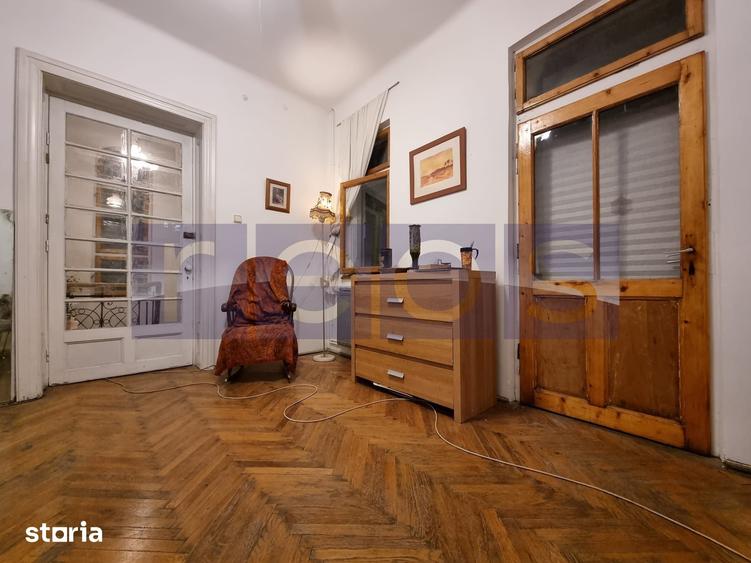 Casă cu 9 camere semidecomandat cu Teren 260 Mp în Timpuri Noi