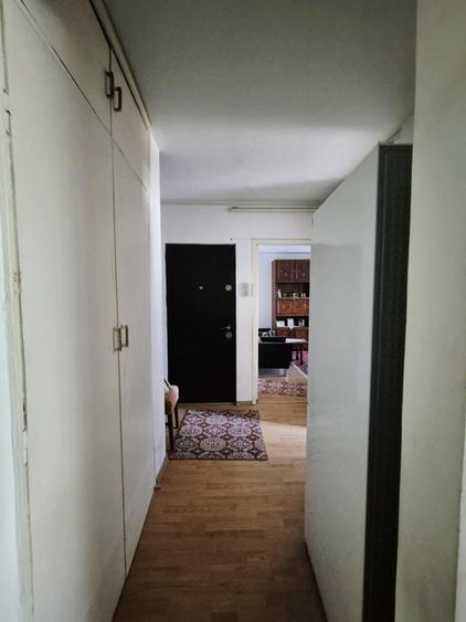 Apartament cu 2 camere decomandat în Far