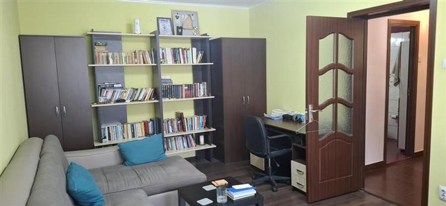 Apartament cu 2 camere decomandat în Tei
