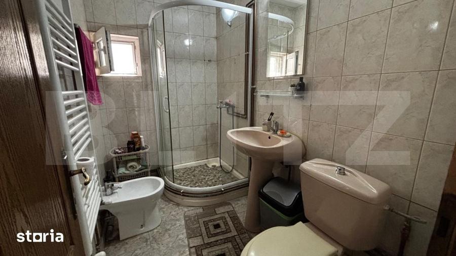 Casă cu 5 camere decomandat cu Teren 154 Mp în Craiovița Nouă