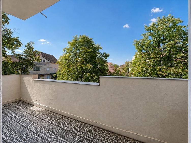 Apartament cu 3 camere decomandat, mobilat în Complex Studențesc
