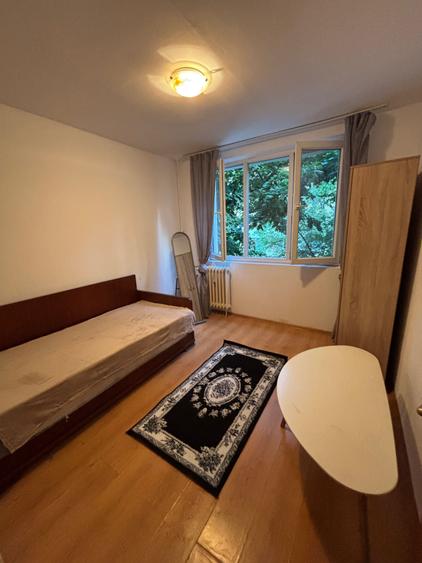 Apartament cu 4 camere decomandat în Exterior Vest