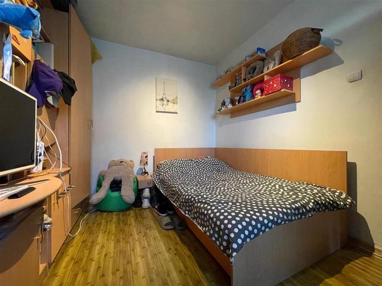 Apartament cu 3 camere semidecomandat în Calea Aradului