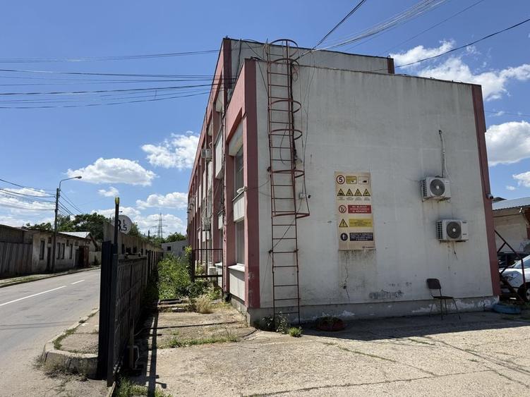 Inchiriem cladire comerciala 630 mp zona port - 4