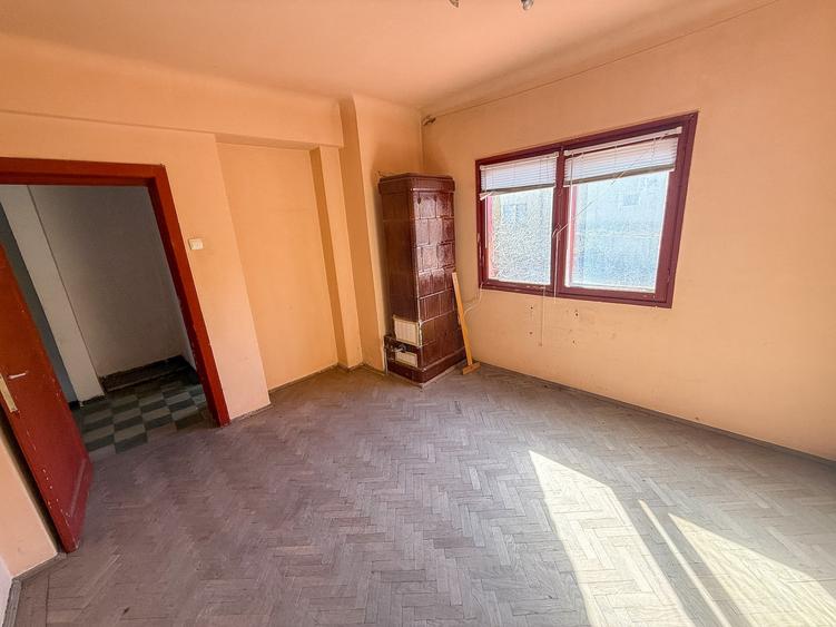 Duplex cu 5 camere cu Canalizare în Vatra Luminoasă