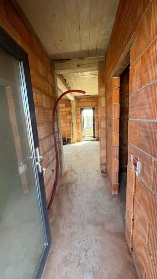 Duplex cu 3 camere cu Canalizare în Moșnița Nouă