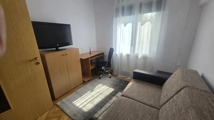 Apartament cu 3 camere decomandat în Spitalul Județean