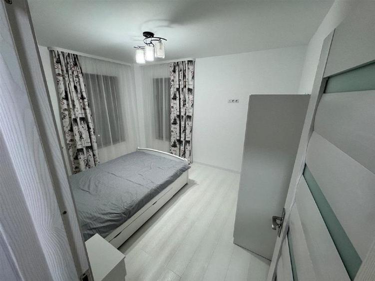 Apartament cu 3 camere decomandat, mobilat în Hipodrom 3