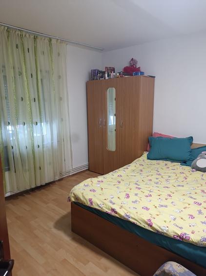 Apartament cu 2 camere decomandat în Broșteni