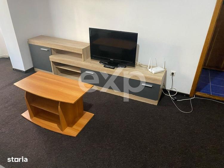 Apartament cu 2 camere semidecomandat în Calea București