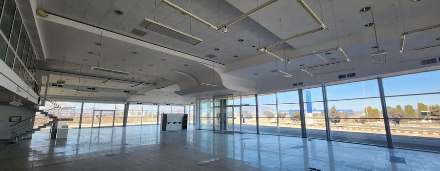 Spațiu comercial, de 6,500 mp, în Exterior Vest