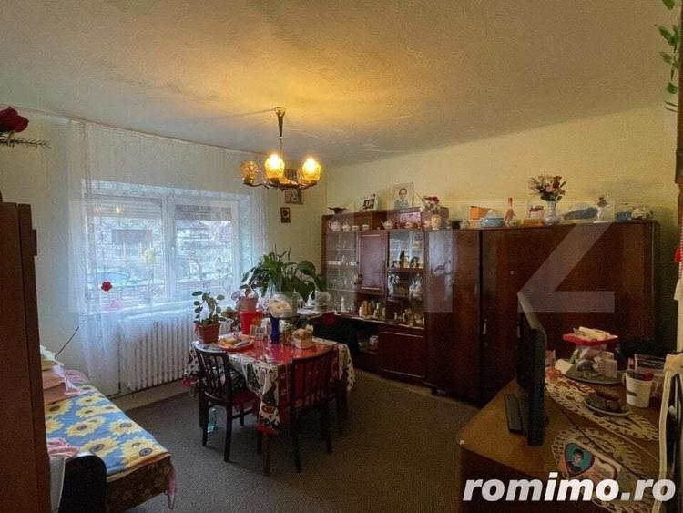 Casă cu 8 camere cu Teren 260 Mp în Central
