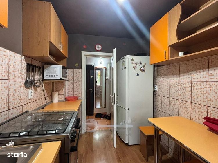 Apartament cu 3 camere semidecomandat în Sud