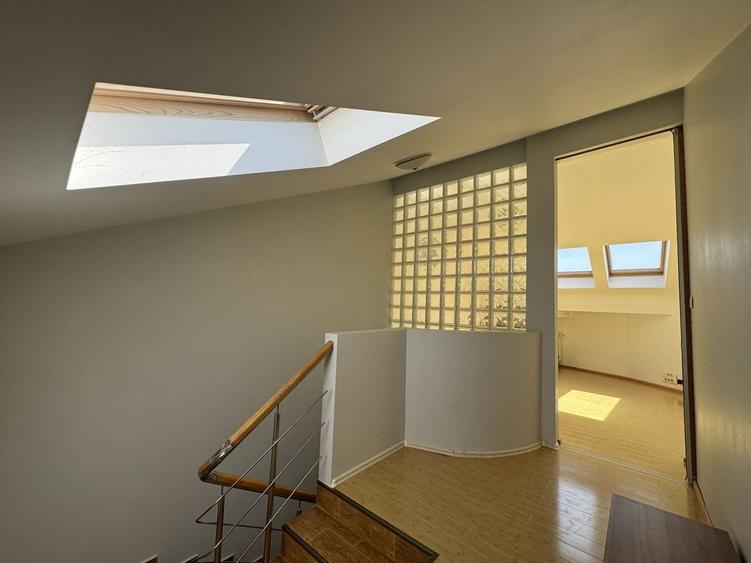 Duplex cu 5 camere cu Canalizare în Mogoșoaia