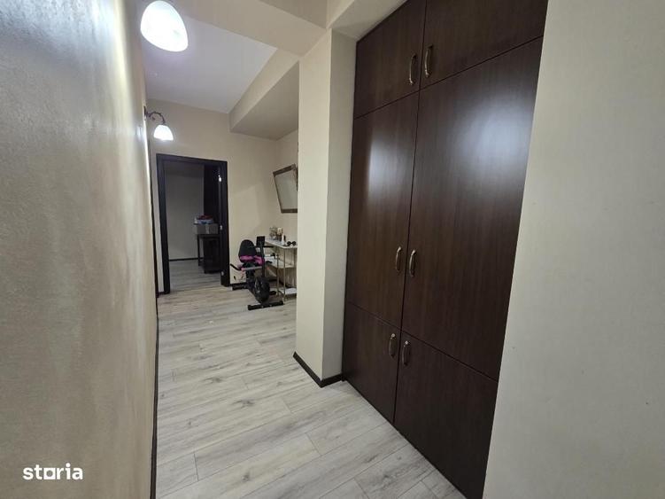 De vanzare Apartament 3 camere, zona Arex Bloc Nou. - 11