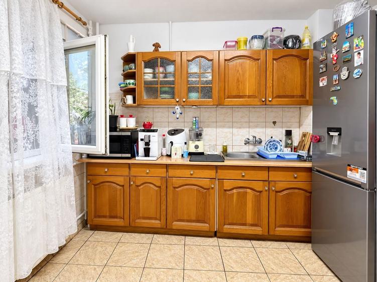 Apartament cu 2 camere semidecomandat, mobilat în Lipovei