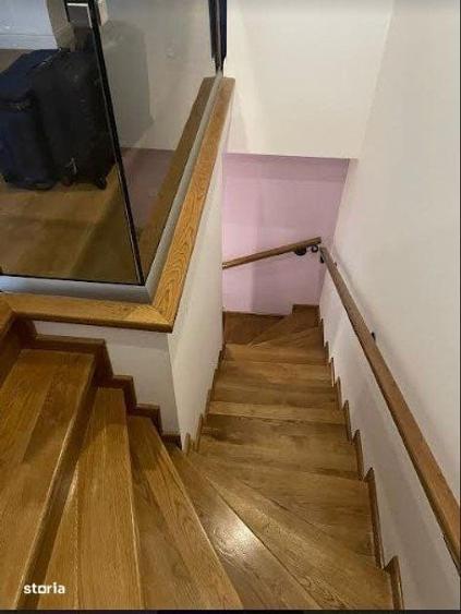 Apartament cu 4 camere decomandat în Florești