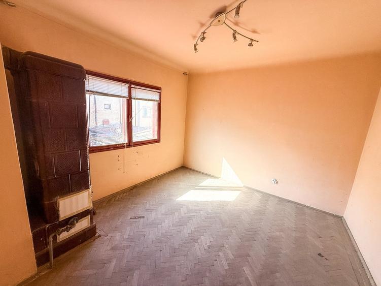 Duplex cu 5 camere cu Canalizare în Vatra Luminoasă