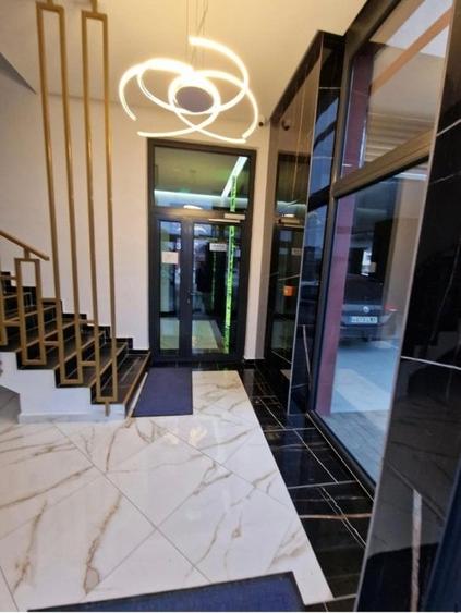Apartament cu 6 camere decomandat în Nufărul