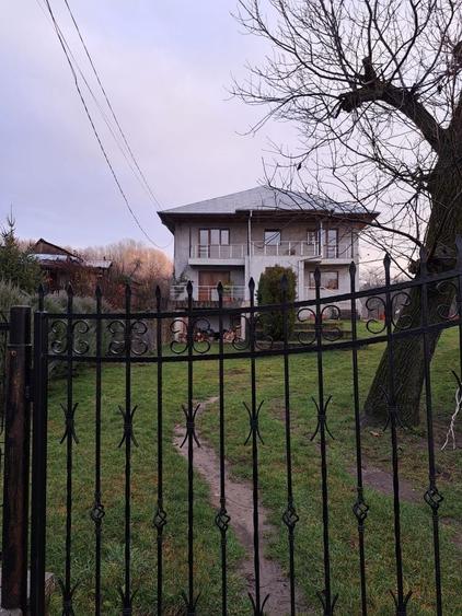 Casa spatioasa la vanzare 4000 mp teren, 400 mp construiti. - 6