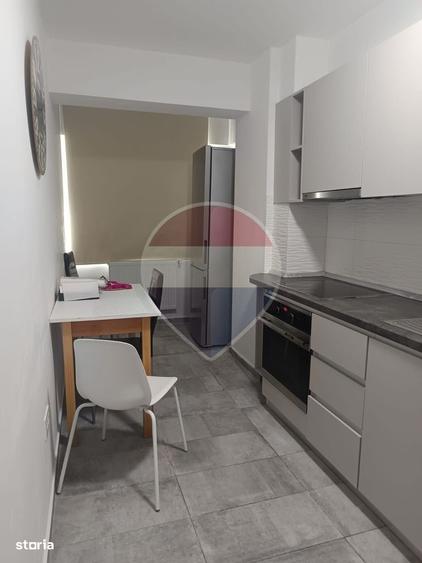 Apartament cu 2 camere semidecomandat în Baza 3