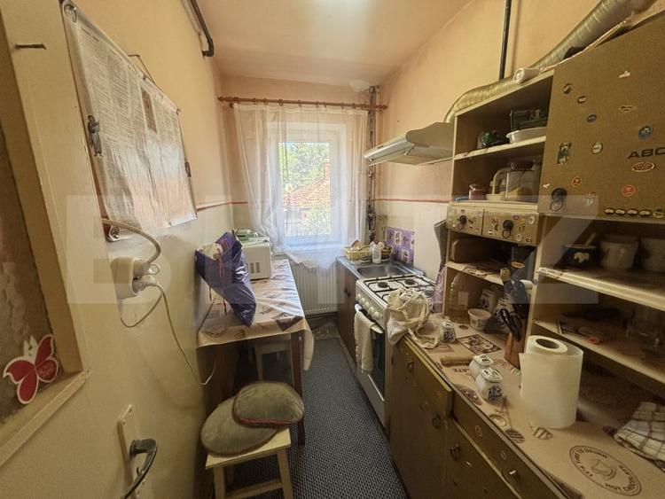 Apartament de vanzare, cu instalatiile refacute - 2