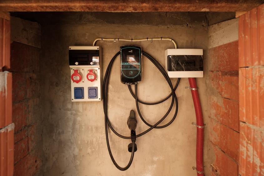 Casă individuală cu 3 camere cu Canalizare în Satchinez