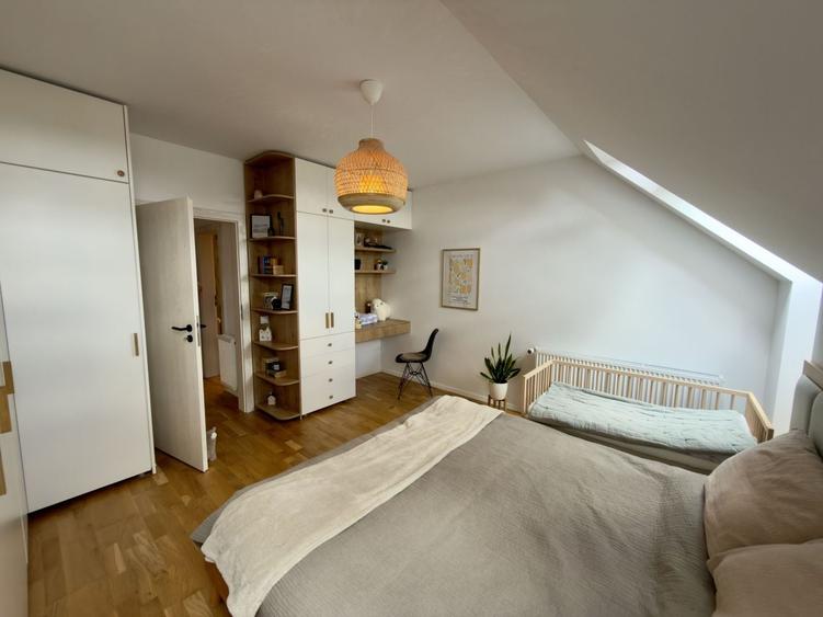 Apartament cu 3 camere decomandat, mobilat în Blumăna