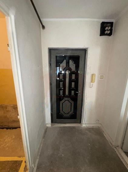 Garsonieră decomandată în Micro 20