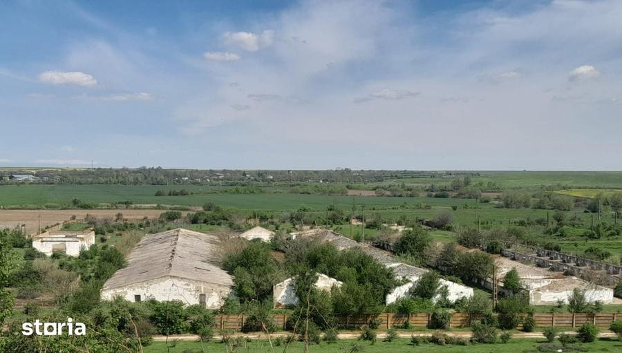 Teren de 84179 mp, în Izvoru