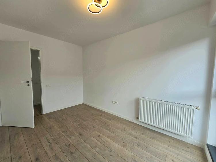 Apartament cu 4 camere decomandat în Dobroești