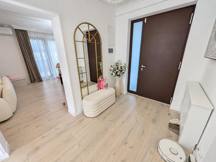 Duplex cu 5 camere cu Garaj în Voluntari