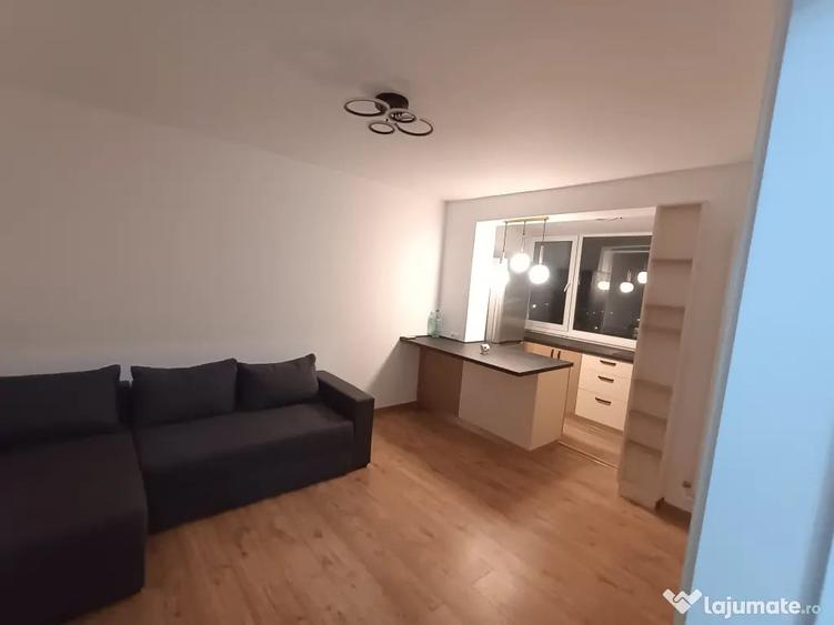 Apartament cu 3 camere decomandat în Micro 21