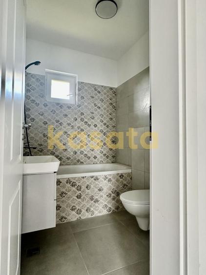 Duplex cu 4 camere cu Canalizare în Nord
