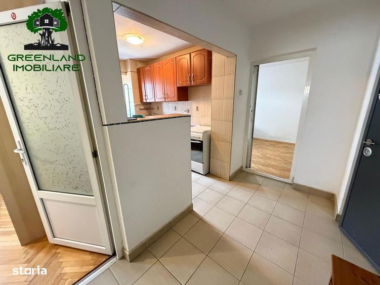 Apartament cu 2 camere decomandat în Gară