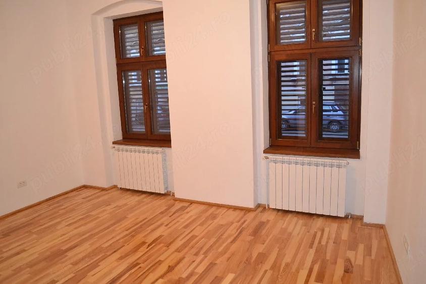 Spațiu comercial, de 67 mp, în Central