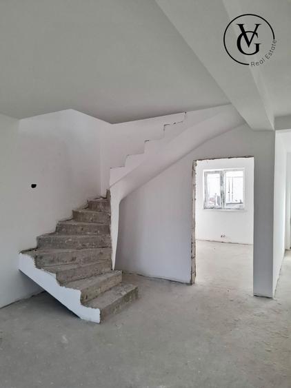 Casă individuală cu 5 camere cu Canalizare în Valu lui Traian