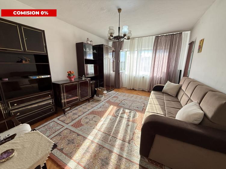 Apartament cu 3 camere decomandat, mobilat în Girocului